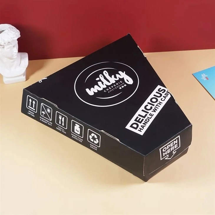 Szelet pizza doboz nyomtatott logóval